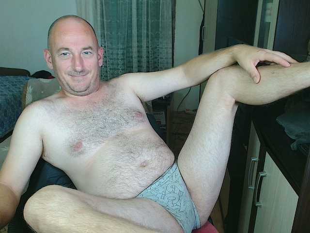 Live sex webcam photo for Richy87111 #288228230