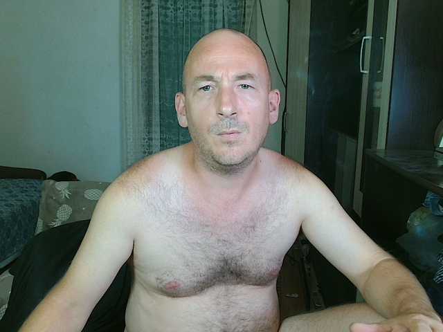 Live sex webcam photo for Richy87111 #288335527