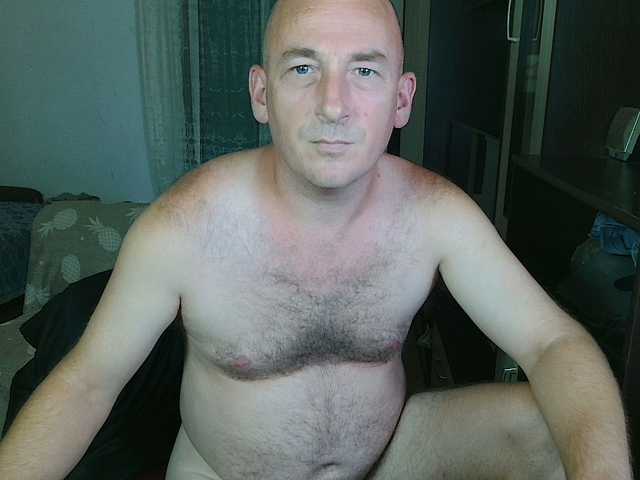 Live sex webcam photo for Richy87111 #289477570