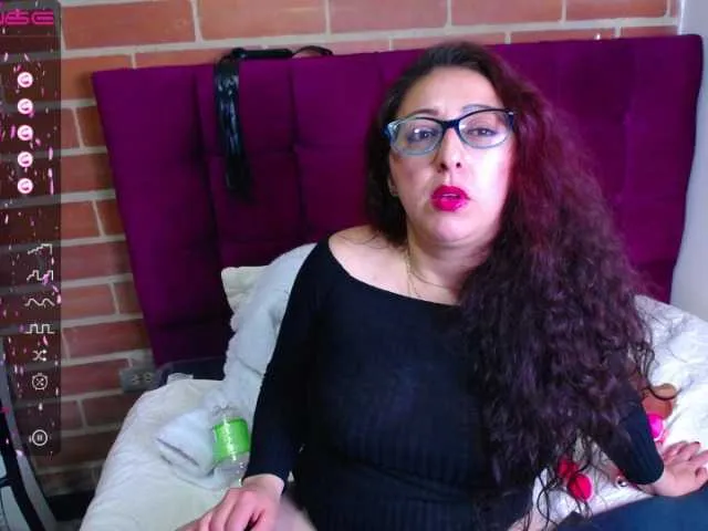 Live sex webcam photo for Rihanamoon #274272465