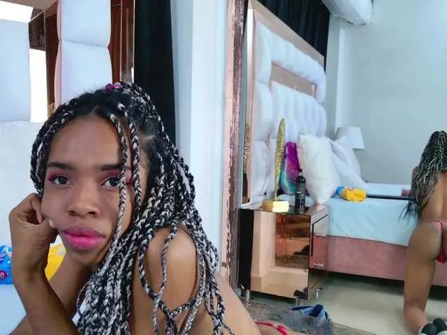 Live sex webcam photo for RihannaGrey #276794559