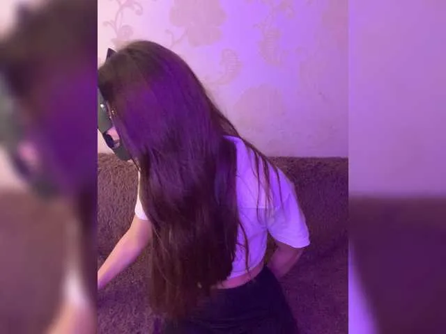 Live sex webcam photo for RikkiMorea #273969675