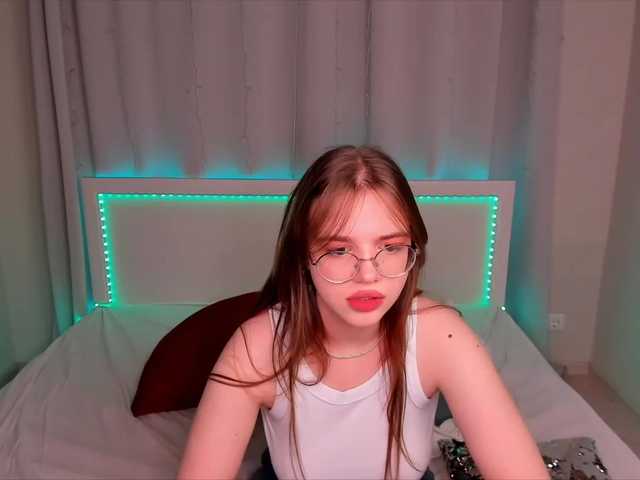 Live sex webcam photo for RilaMorcano #272331965