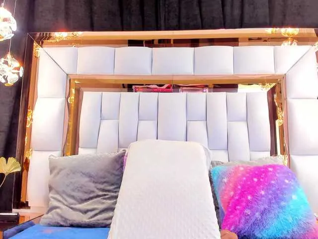 Live sex webcam photo for RileySweet #290749717