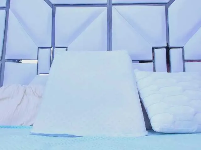 Live sex webcam photo for RileySweet #291083445