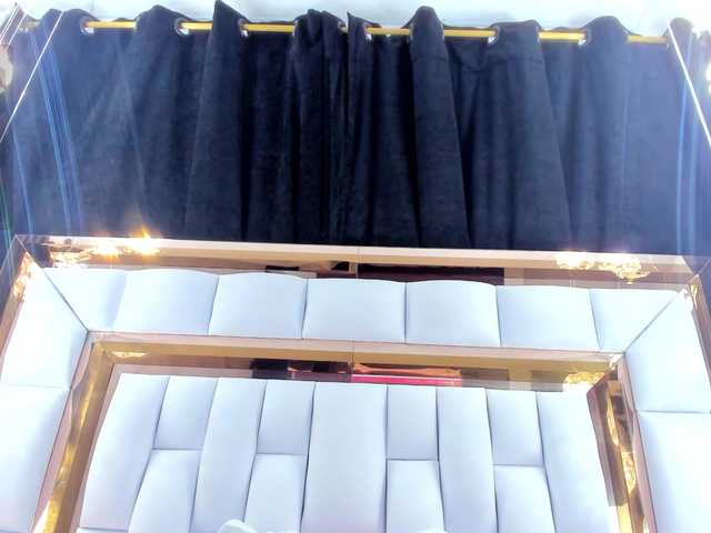 Live sex webcam photo for RileySweet #291885624