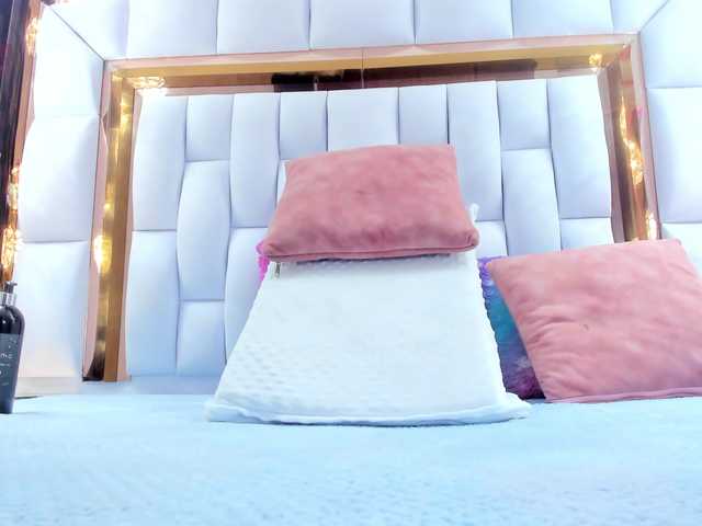 Live sex webcam photo for RileySweet #291919138