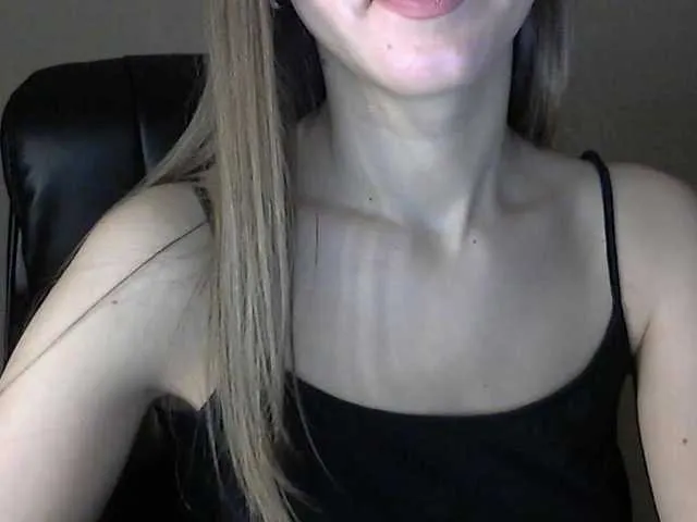 Live sex webcam photo for Rimaxxxx #277005822