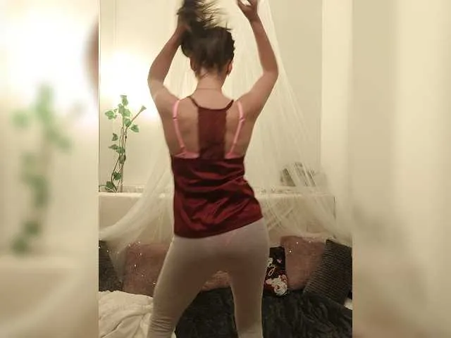 Live sex webcam photo for Rinaa-Mary #273156186