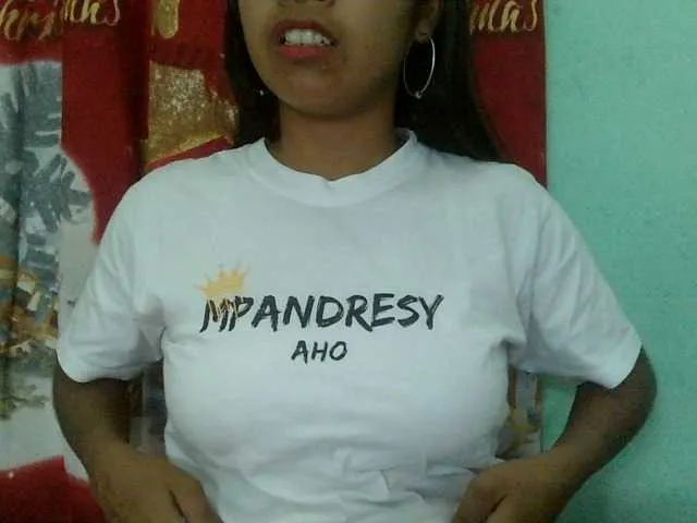 Live sex webcam photo for Rinahaldy #290697175