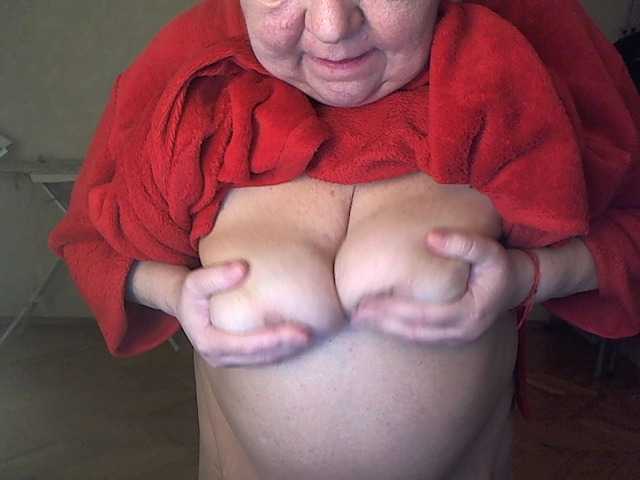 Live sex webcam photo for RipePussy #277042136