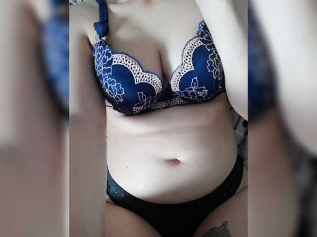 Live sex webcam photo for RitaDemi #273976514