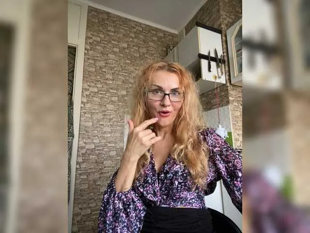 Live sex webcam photo for Ritia #292308184