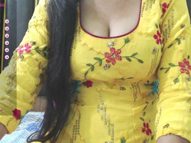 Live sex webcam photo for Riyaverma #276545363