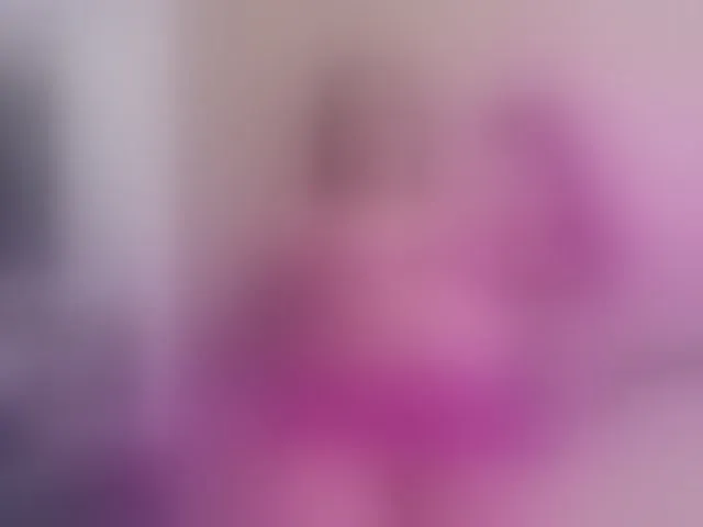Live sex webcam photo for Rizantella #293478363