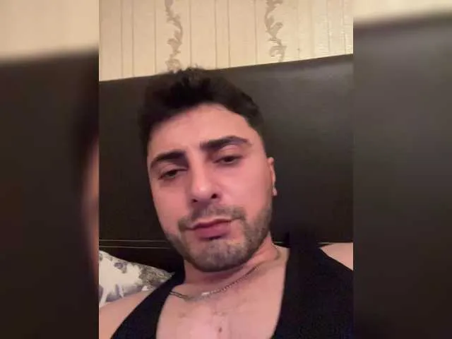 Live sex webcam photo for Rizi13 #292150532