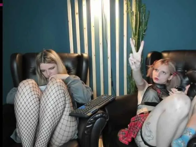 Live sex webcam photo for RobbySelens #273635470