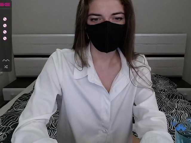 Live sex webcam photo for Robin-02 #272379015