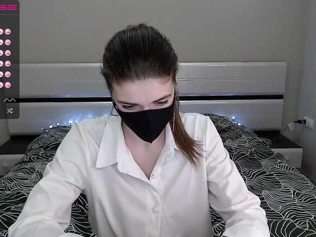 Live sex webcam photo for Robin-02 #272645709