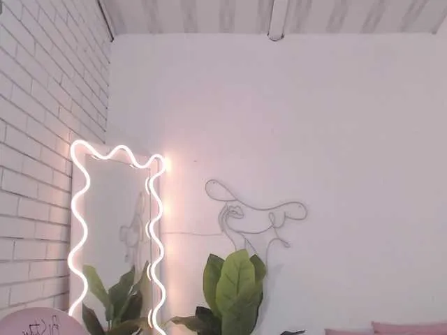 Live sex webcam photo for Robin-tay #289319553