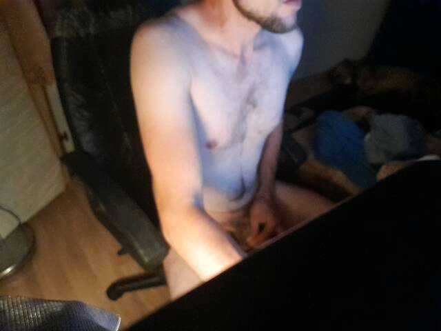 Live sex webcam photo for RobinAnal #275537660