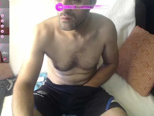 Live sex webcam photo for RobyHome #276389877