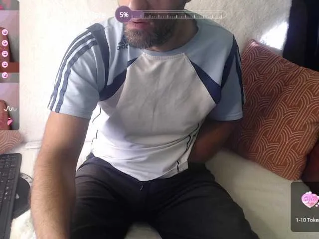 Live sex webcam photo for RobyHome #276494789