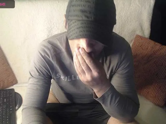 Live sex webcam photo for RobyHome #276677169