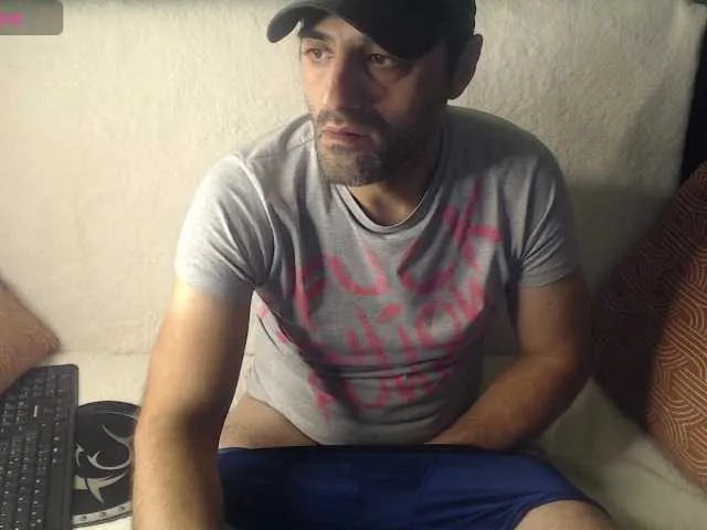 Live sex webcam photo for RobyHome #276733041