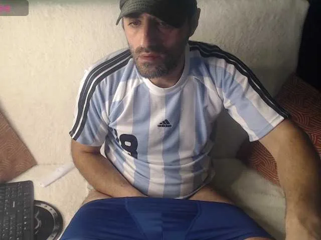 Live sex webcam photo for RobyHome #276784206