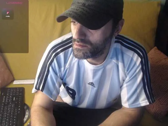 Live sex webcam photo for RobyHome #276818547