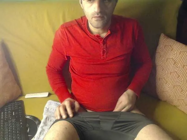 Live sex webcam photo for RobyHome #276859693