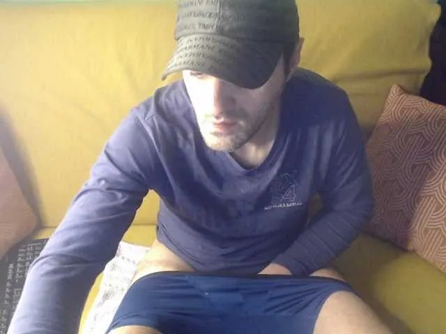 Live sex webcam photo for RobyHome #276874128