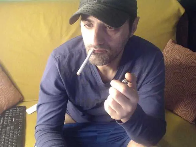 Live sex webcam photo for RobyHome #276893731