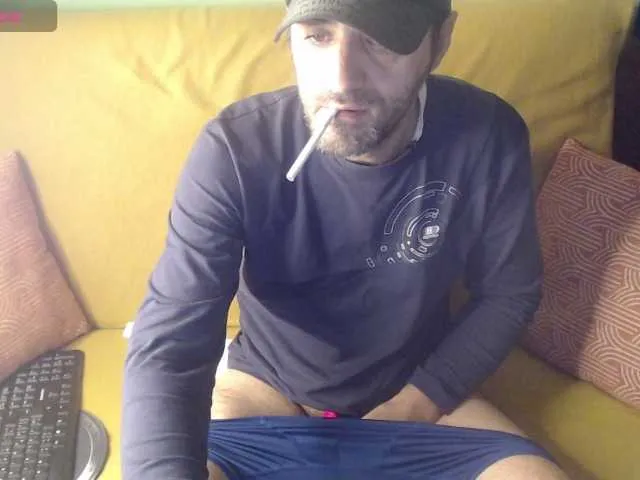 Live sex webcam photo for RobyHome #276939231