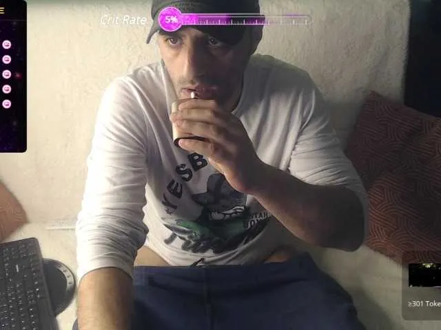 Live sex webcam photo for RobyHome #277026602