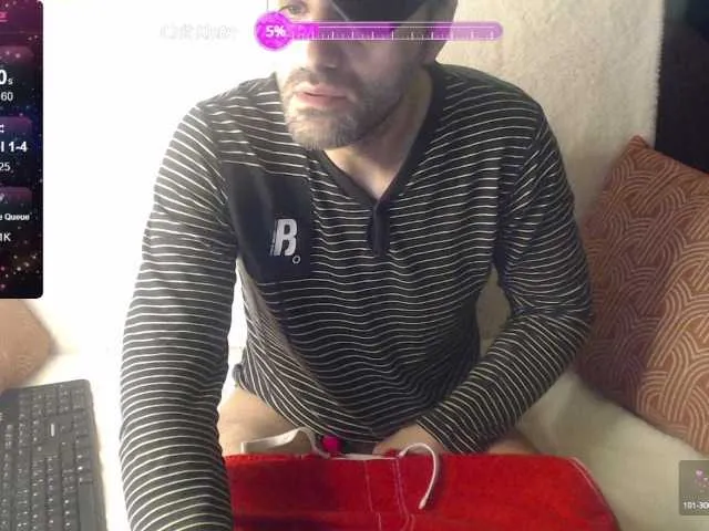 Live sex webcam photo for RobyHome #277227439