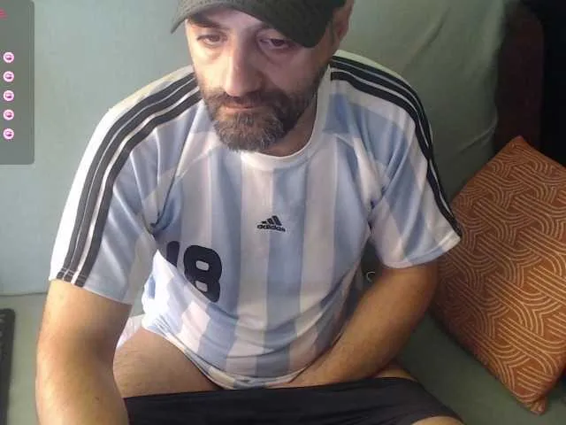 Live sex webcam photo for RobyHome #277669552