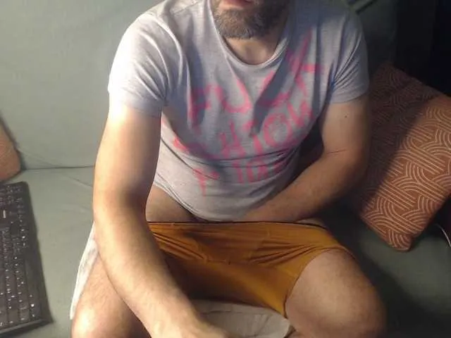 Live sex webcam photo for RobyHome #277941334