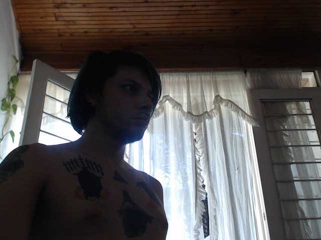 Live sex webcam photo for RoccoSG #275446114