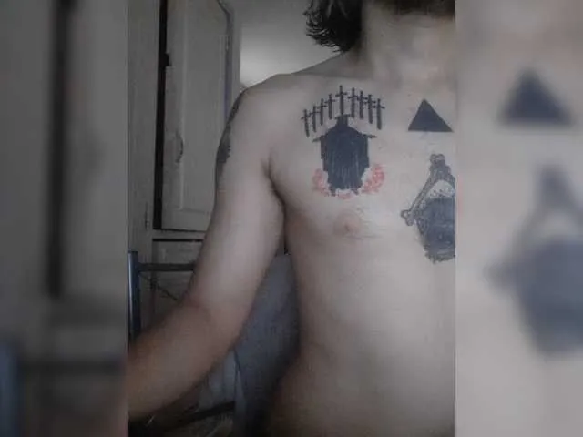 Live sex webcam photo for RoccoSG #276523317