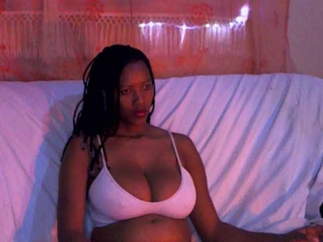 Live sex webcam photo for Rocheny #275433478