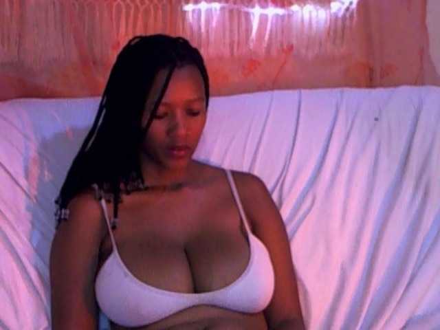 Live sex webcam photo for Rocheny #275439314