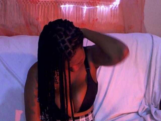 Live sex webcam photo for Rocheny #275457531