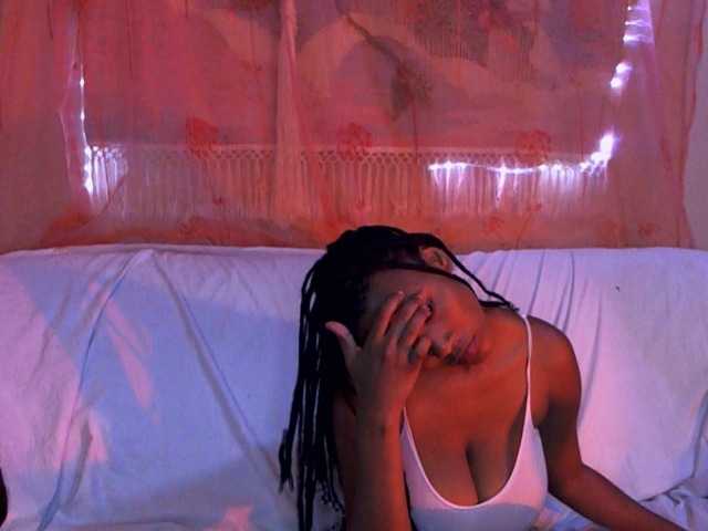 Live sex webcam photo for Rocheny #275485926