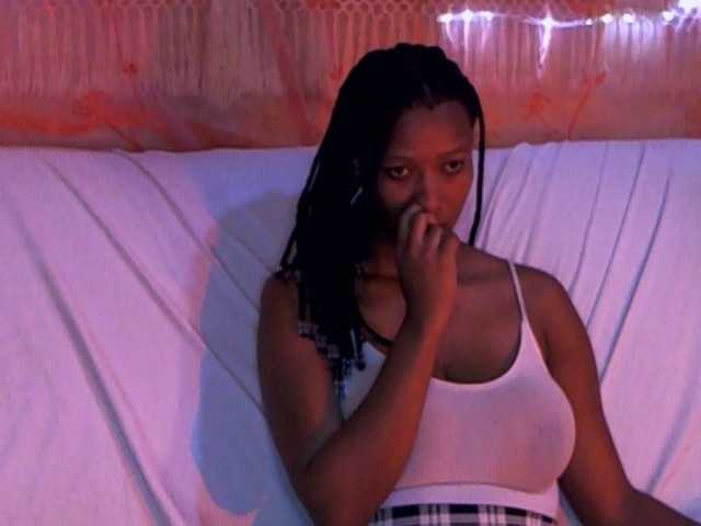 Live sex webcam photo for Rocheny #275488767