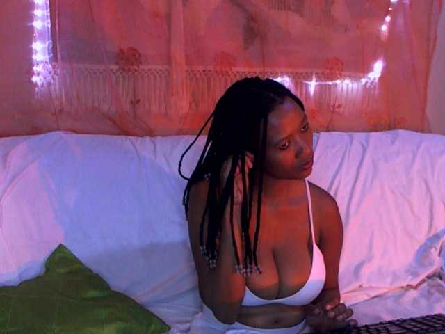 Live sex webcam photo for Rocheny #275531285