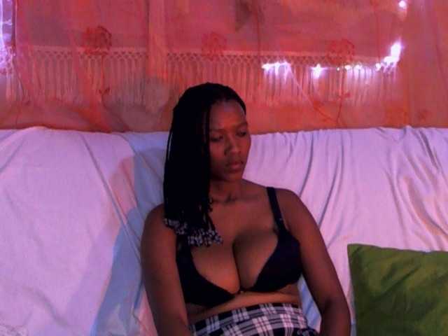 Live sex webcam photo for Rocheny #275541472