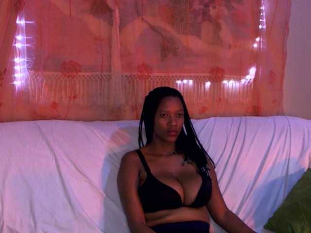 Live sex webcam photo for Rocheny #275589336