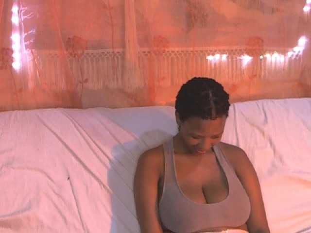 Live sex webcam photo for Rocheny #275639188